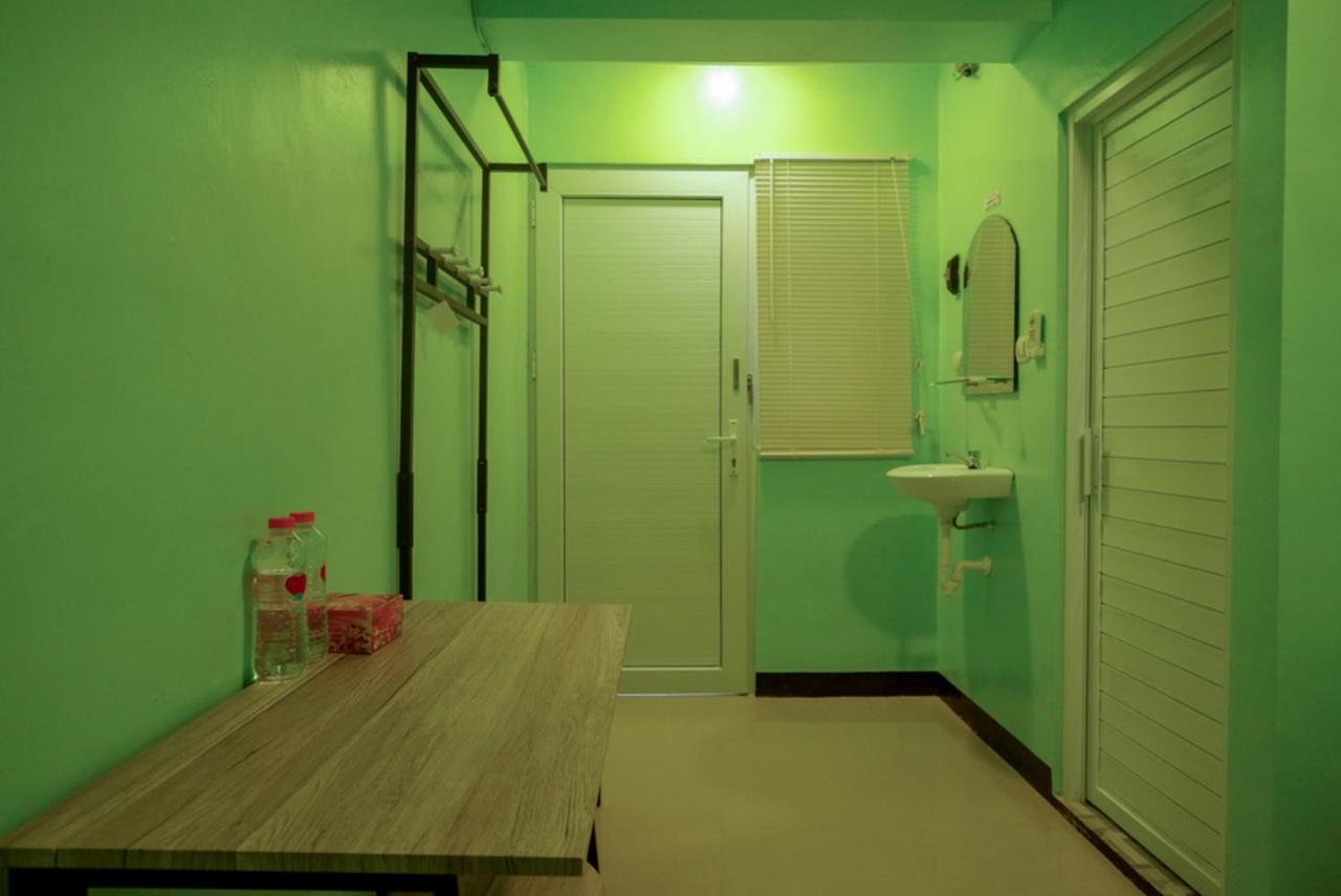 Reddoorz @ Jalan Gatot Subroto Semarang Exterior foto