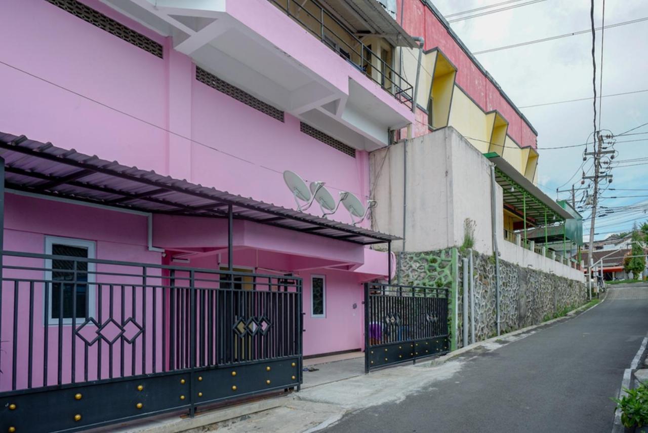 Reddoorz @ Jalan Gatot Subroto Semarang Exterior foto