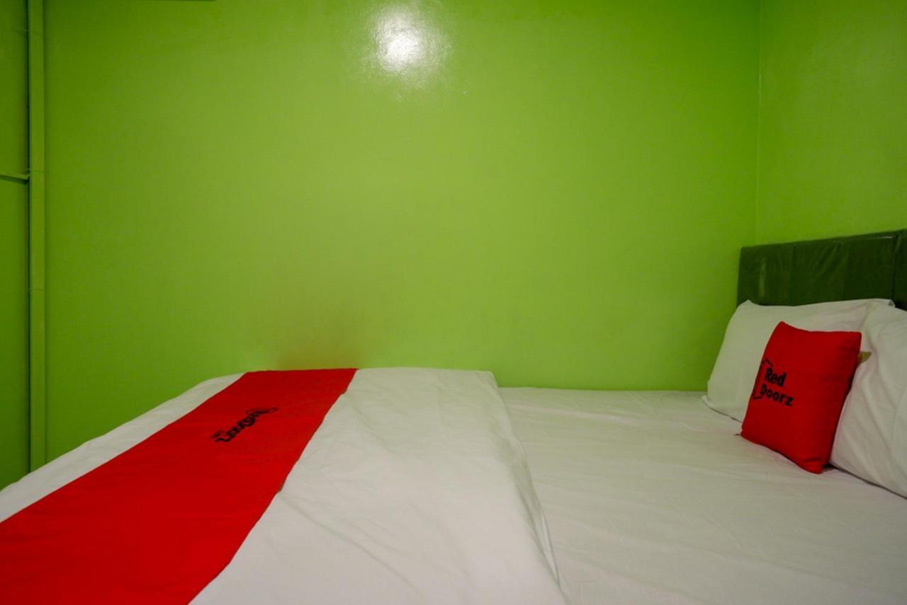 Reddoorz @ Jalan Gatot Subroto Semarang Exterior foto